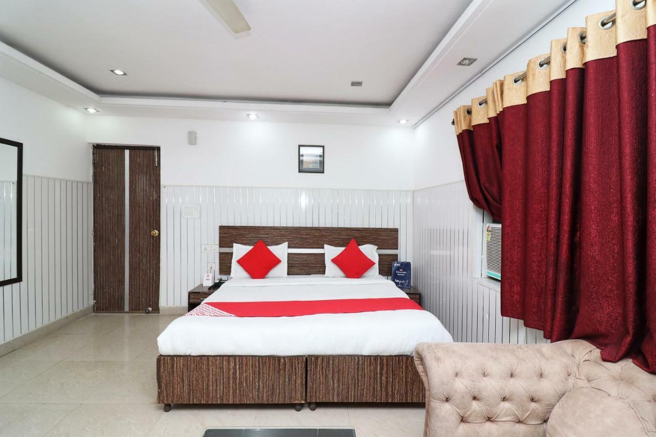 Oyo 10257 Hotel Lotus Park Гургаон Экстерьер фото
